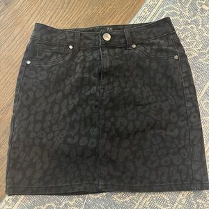 1822 Denim Black Animal Print Mini Skirt
